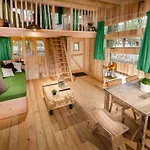 Recreatiepark D'n Mastendol Luxe Boomhutten אתר קמפינג