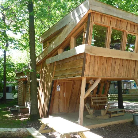 Campsite Recreatiepark D'n Mastendol Luxe Boomhutten *