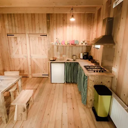 Recreatiepark D'n Mastendol Luxe Boomhutten Campsite Rijen