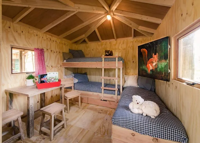 Camping Recreatiepark D'n Mastendol Luxe Boomhutten Rijen