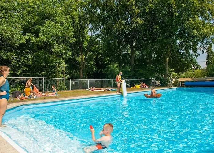 Recreatiepark D'n Mastendol Luxe Boomhutten Camping