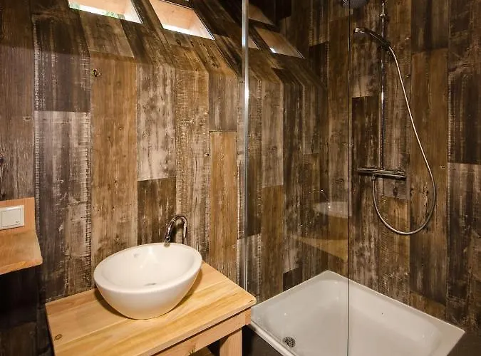 Recreatiepark D'n Mastendol Luxe Boomhutten Camping Rijen