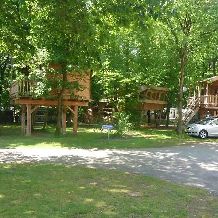 Recreatiepark D'n Mastendol Luxe Boomhutten Campsite Rijen