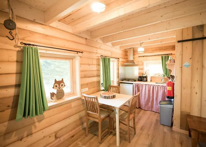 Recreatiepark D'n Mastendol Luxe Boomhutten Campsite *