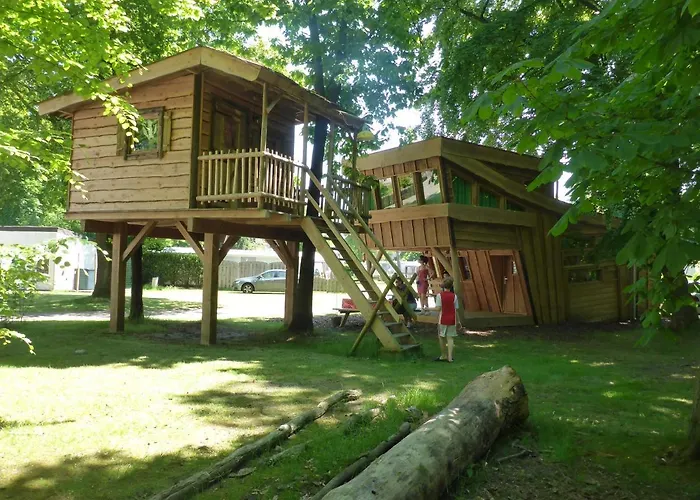 Recreatiepark D'n Mastendol Luxe Boomhutten Campsite